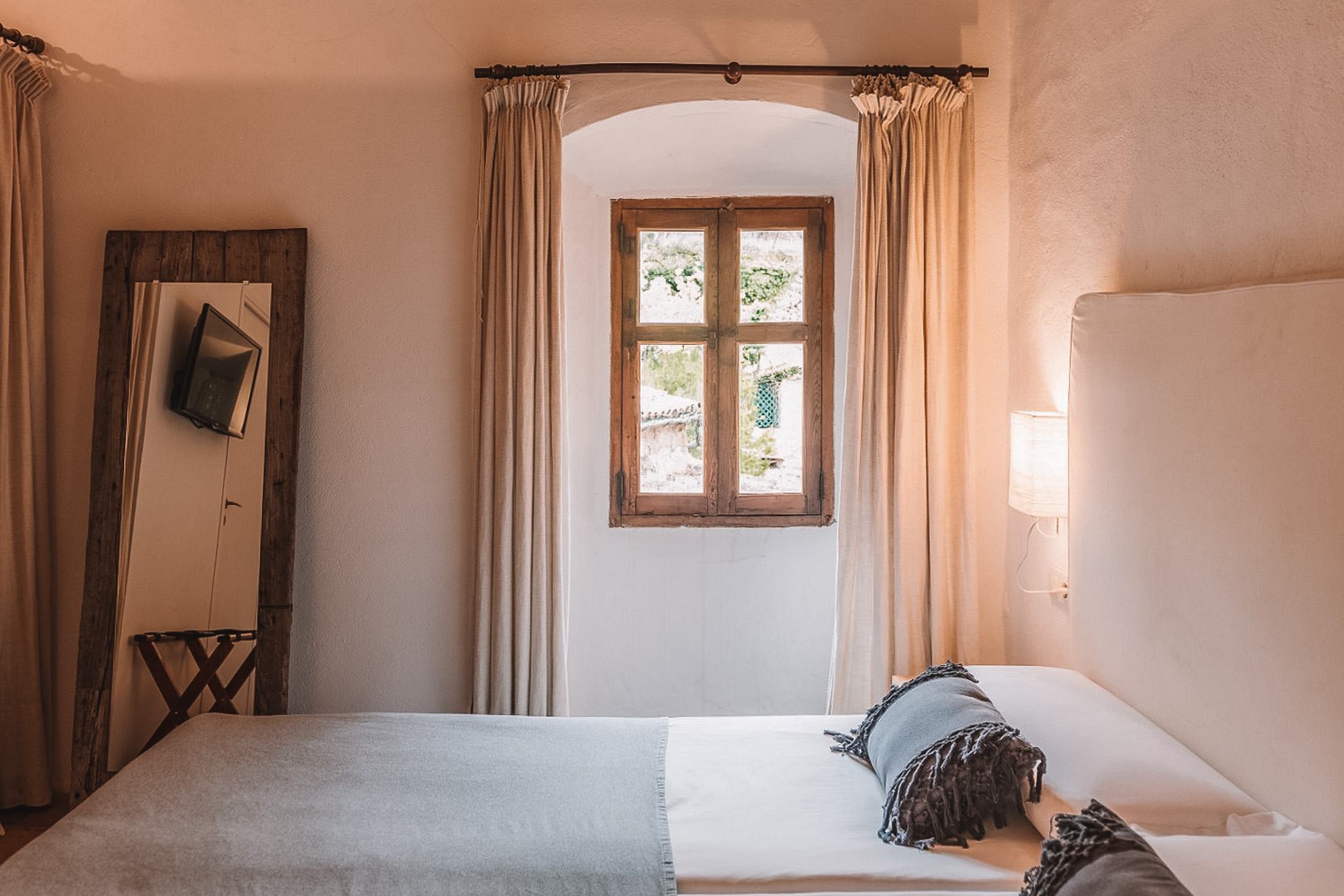 mirabo-de-valldemossa-mallorca-spain-rooms