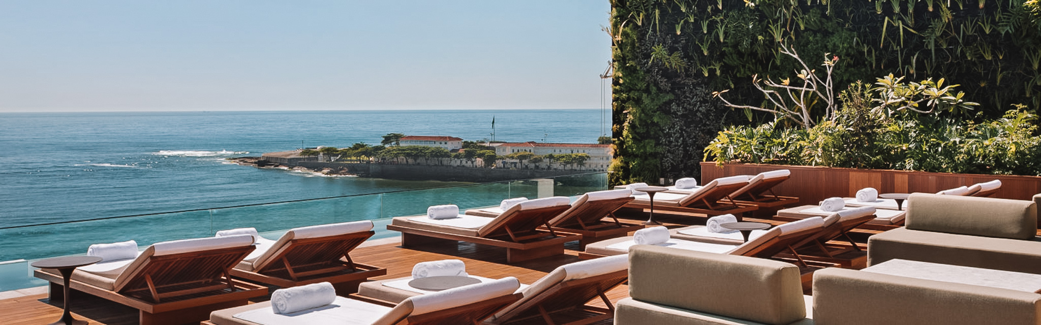 emiliana-hotel-rooftop-terrace-1600x500-cc