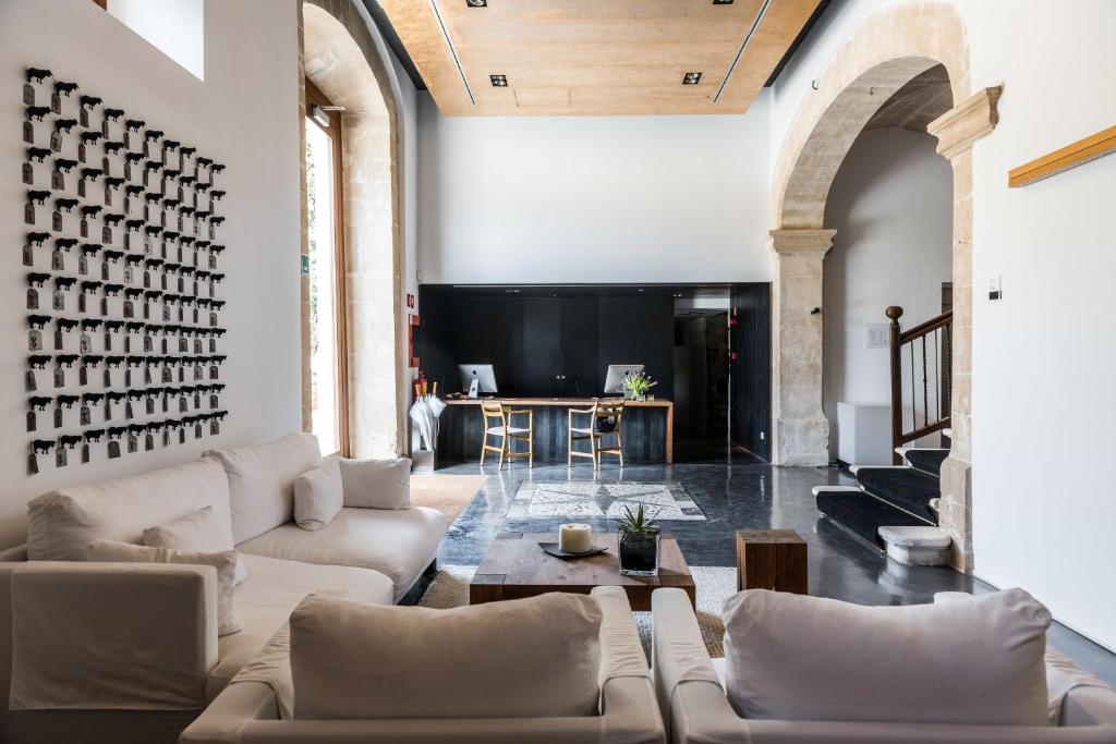 son-brull-mallorca-lobby