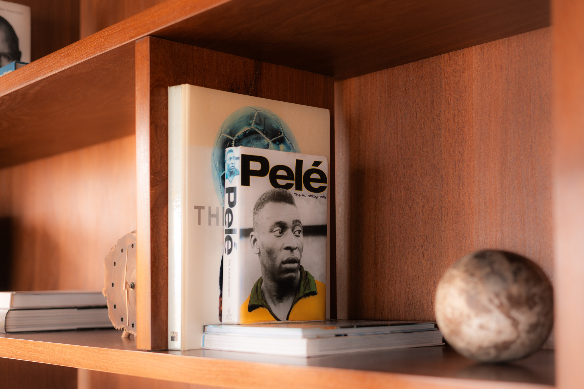 Pele Book Decor